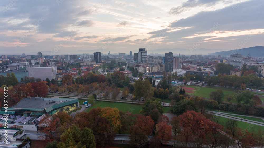 Obraz premium Spectacular morning panoramic city view of Ljubljana.