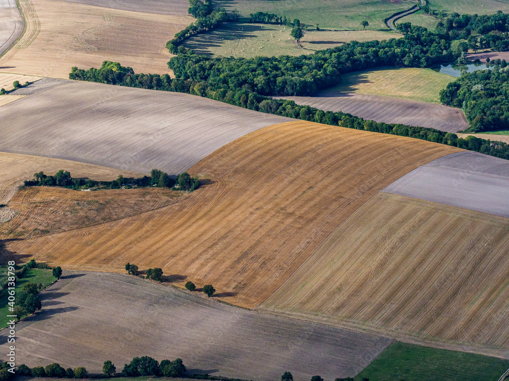vue aérienne de champs à Mentou-Râtel dans le Cher en France