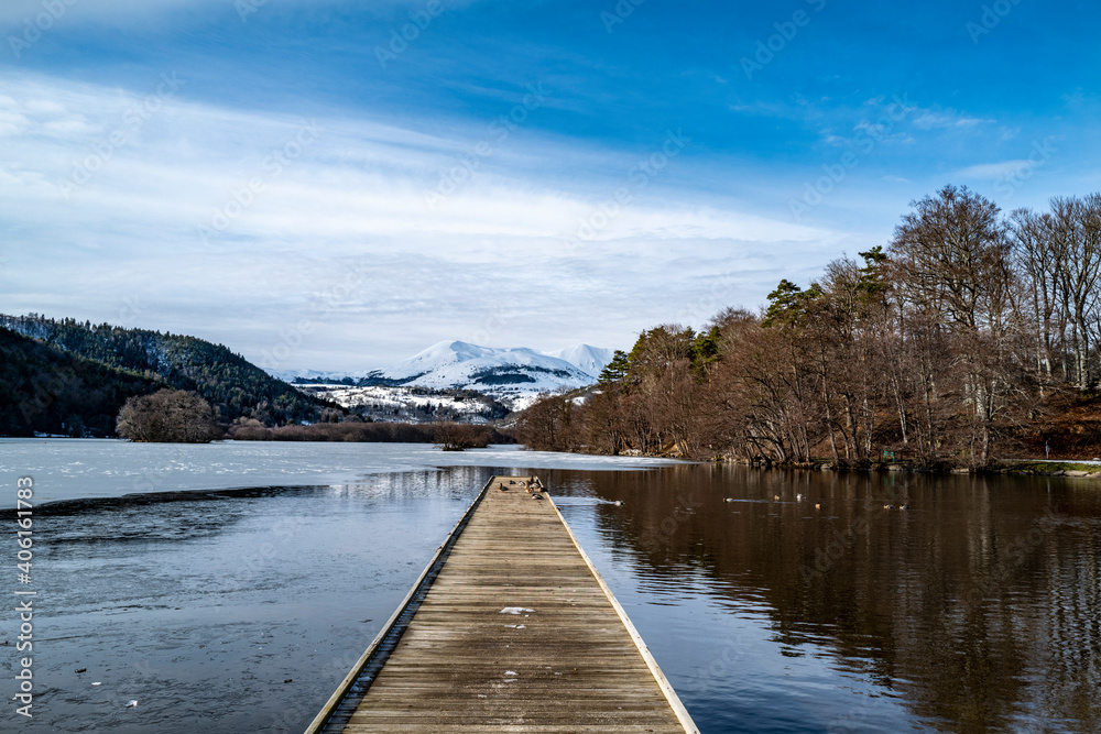 embarcadère du lac chambon en hiver