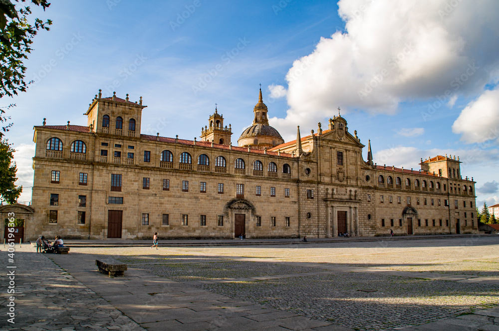 Colegio Nuestra Señora de la Antigua, conocido como El Escorial gallego, Monforte de Lemos, Lugo, Galicia, España
