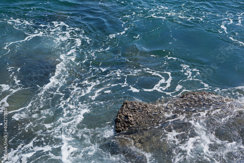 串木野市照島海岸の打ち寄せる波 