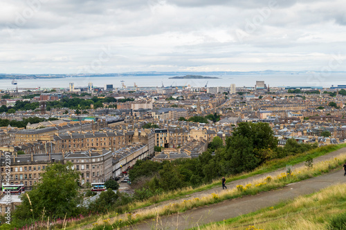 Blick vom Calton Hill aus auf Edinburgh © HeiSpa