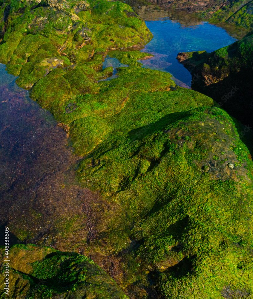 image water under rocks HD in the sea image water under rocks HD in the sea