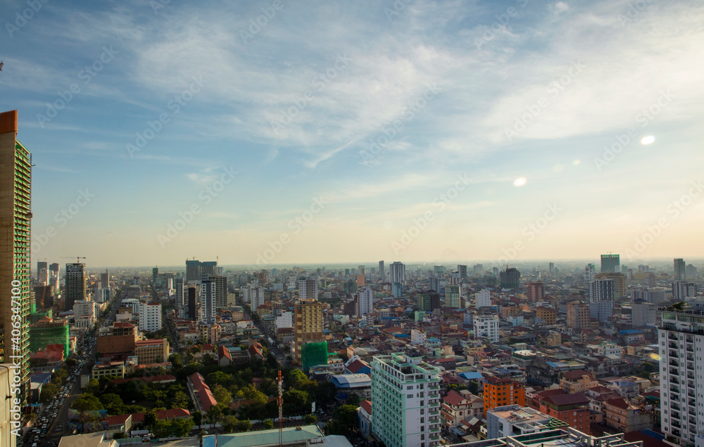 Obraz premium Phnom Penh cambodia overview Daytime from Sky bar in the middle of city