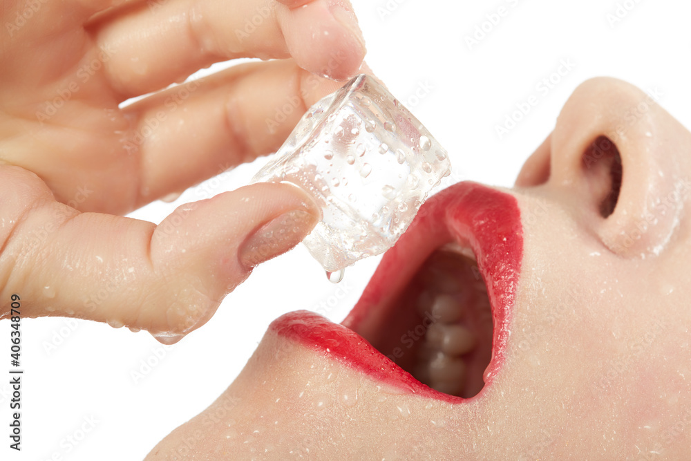Fototapeta premium ice in mouth