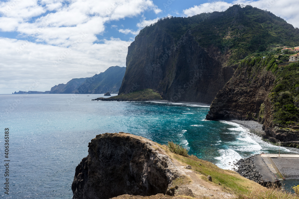 Majestic view from Miradouro do Guindaste with high cliffs facing the atlantic ocean, Madeira Island