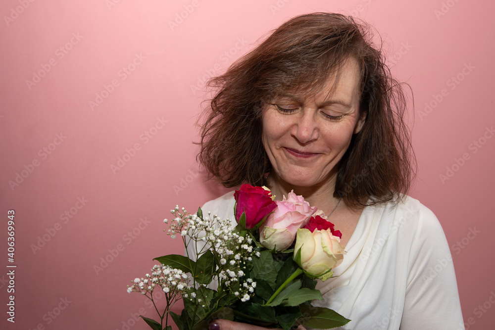 Adele with roses, for Valentine's Day. Adele with roses, for Valentine's Day.
