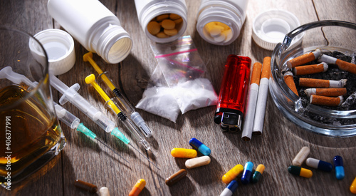 Fotografie Addictive substances, including alcohol, cigarettes and drugs