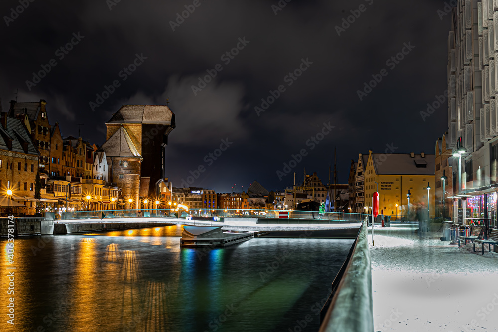 Fototapeta premium Żuraw w Gdańsku nocą