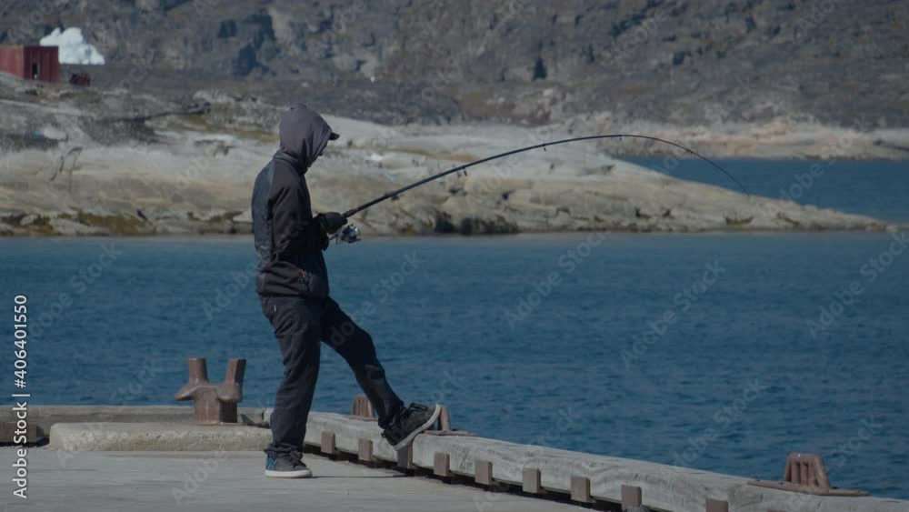 Greenland | Fishing at the harbor | Slow motion | Zoom Greenland | Fishing at the harbor | Slow motion | Zoom