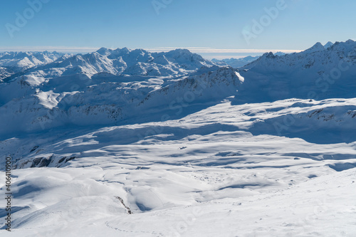 Panorama-Aussicht vom Berggipfel, Schneeschuhwanderung © Madeleine