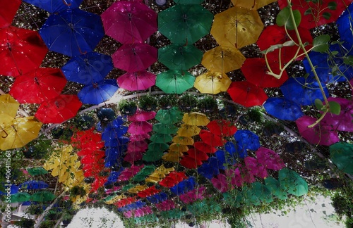Canvas Print Umbrella Passage in Dubai