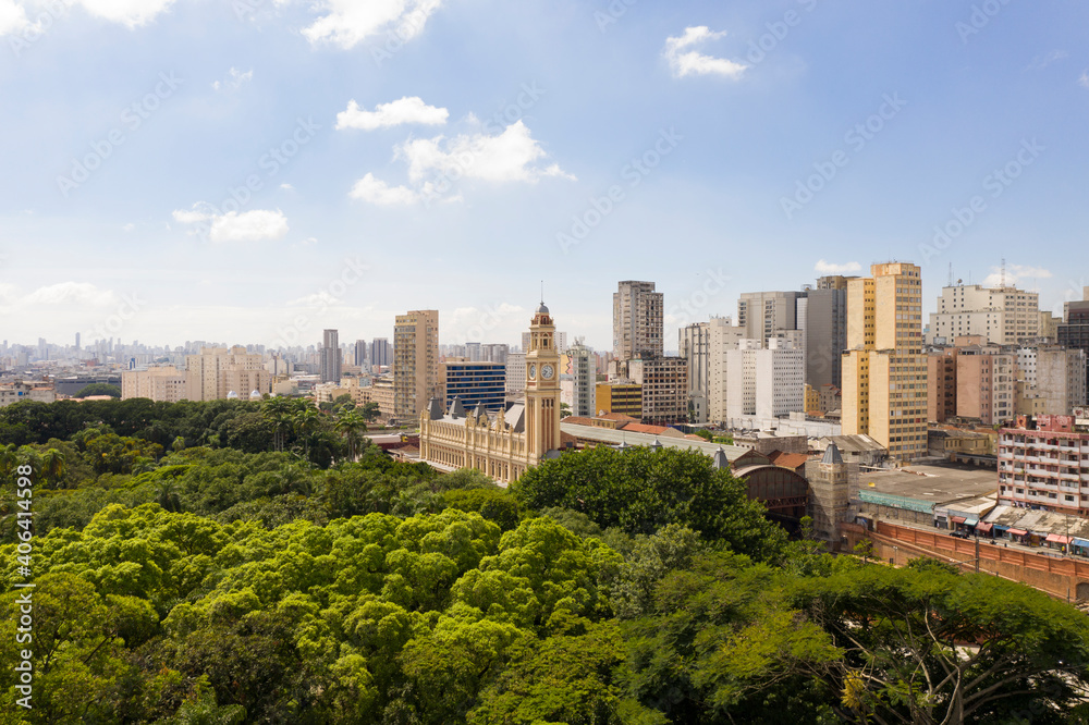 Fototapeta premium Estação da Luz, at Bom Retiro in São Paulo, Brazil, seen from above,