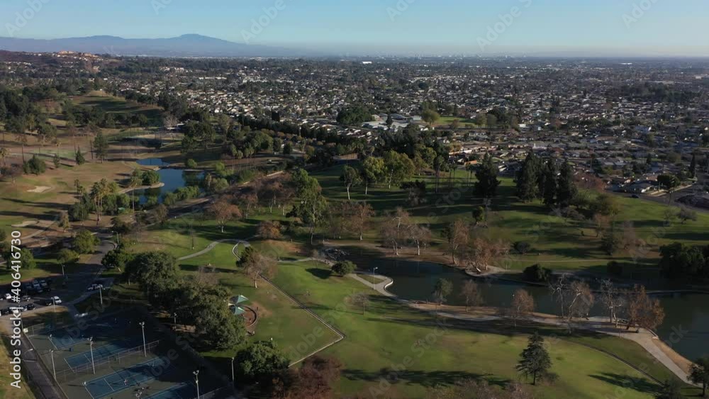 Panning right to show the Lake at La Mirada Regional Park. Panning right to show the Lake at La Mirada Regional Park.