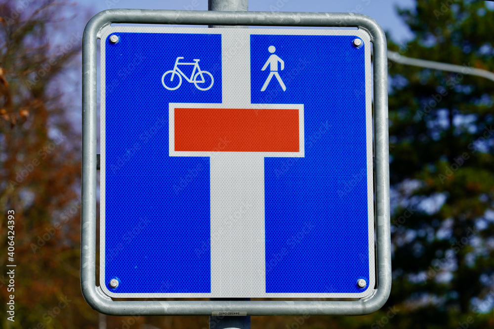 Traffic sign dead end, continuous for pedestrians and bicycles. Traffic sign dead end, continuous for pedestrians and bicycles.