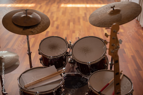 Rear view of drum kit shot indoors © rushay