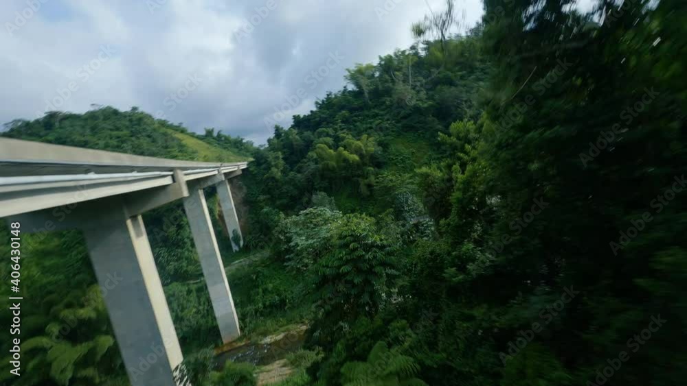 Trayecto cinematico en un Puente Elevado de Utuado Puerto Rico Junto a Un hermoso Rio con un drone FPV 4K 30fps , Beautiful River Trayecto cinematico en un Puente Elevado de Utuado Puerto Rico Junto a Un hermoso Rio con un drone FPV 4K 30fps , Beautiful River