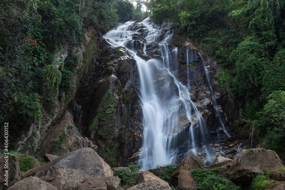Obraz premium Mae Tia Waterfall is the most beautiful waterfall in Ob Luang National Park,Doi Kaeo, Chom Thong,Chiang Mai ,Thailand 