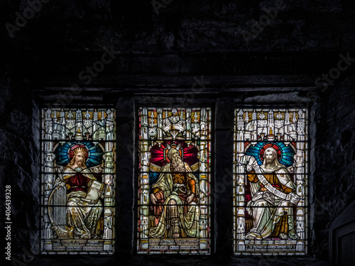 Φωτογραφία Stained glass in The Tron Kirk parish church of Edinburgh, Scotland