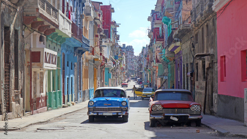 Oldtimer in den Strassen von Havanna, Kuba photo