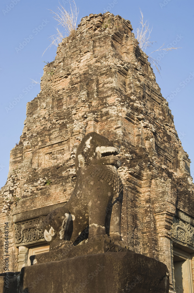 Lions guarding the stairways leading to the upper terrace, East Mebon, Angkor, Siem Reap, Cambodia, UNESCO World Heritage Site