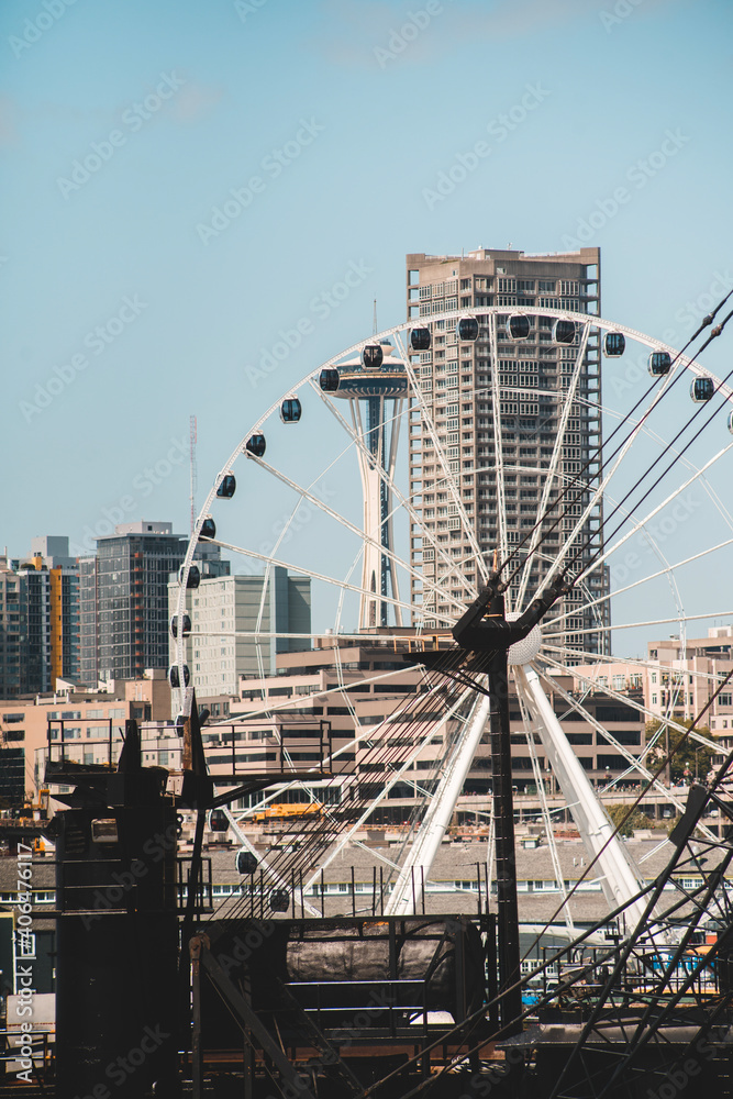 Ferris wheel in the city of Seattle 