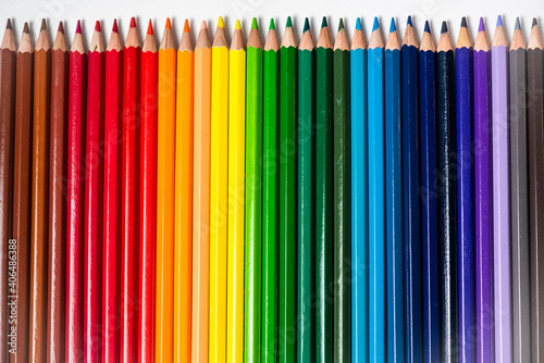 An image of set of color pencils.