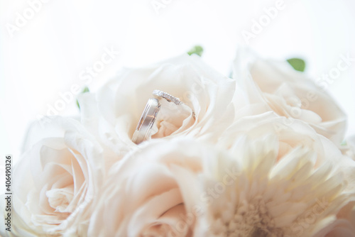 rings on a wedding bouquet