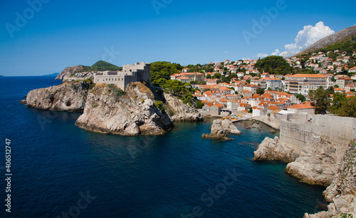Dubrovnik， the old city with red roofs． © Jo