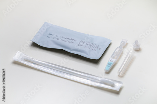 Tableau sur toile SARS-CoV-2 Ag quick antibodies test kit. Nasopharyngeal swab test