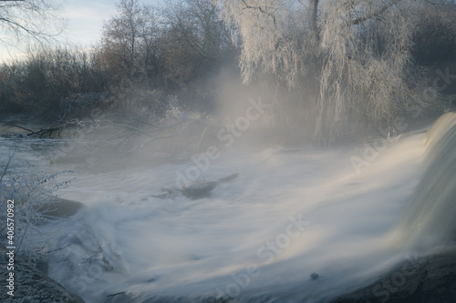 Winter river © Evgenii Ryzhenkov