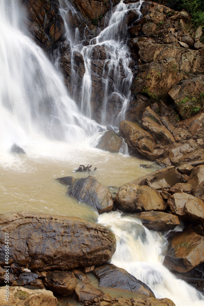Fototapeta premium waterfall in the mountains