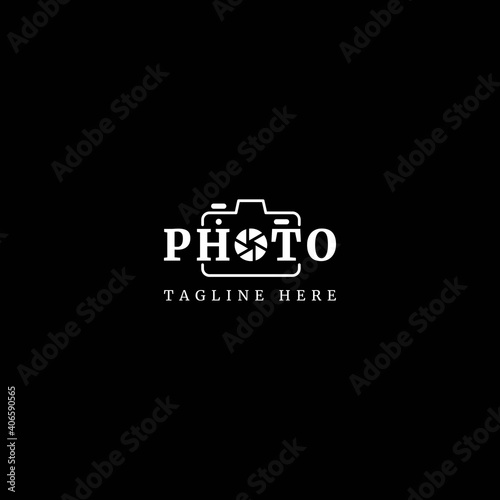 Photography logotype. Minimalist photography logo concept, fit for lens store, photo studio and camera business. Illustration vector logo.