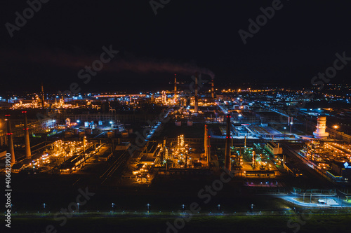 Oil refinery night © iuneWind