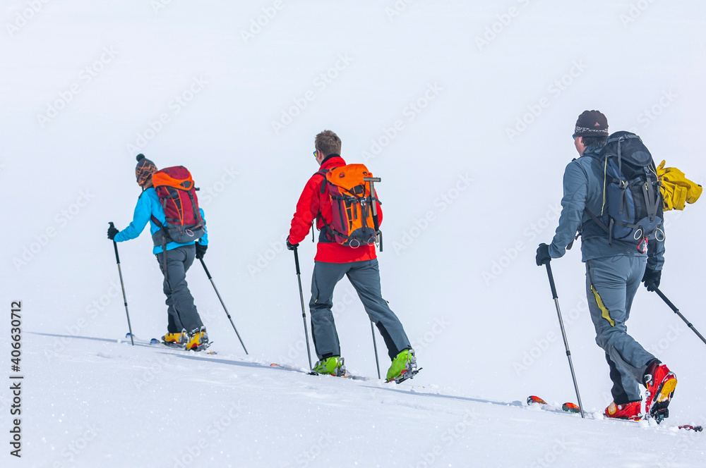 Unterwegs auf Skitour im hochalpinen Gelände