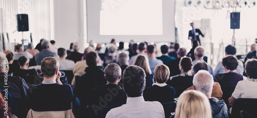 Fotografia, Obraz Speaker Giving a Talk at Business Meeting