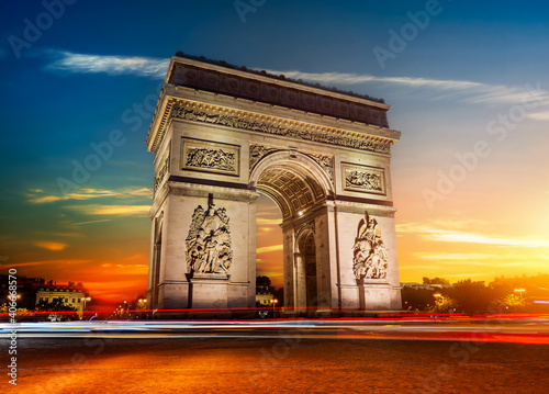 Arch in Paris © Givaga