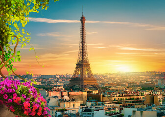 Poster Eiffelturm Frühlingsabend in Paris am Eiffelturm  © Givaga