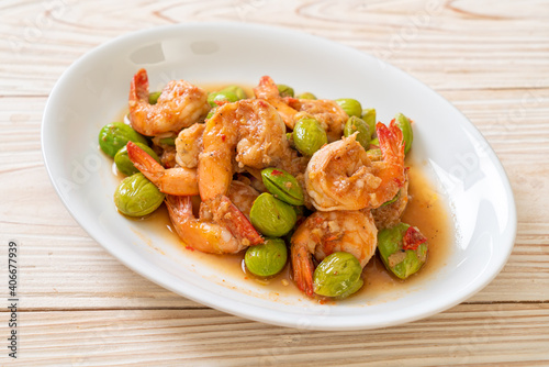 Stir-Fried Twisted Cluster Bean with Shrimp