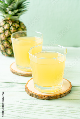 fresh pineapple juice