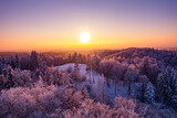 Zima śnieg zachód słońca las kaszuby wieżyca