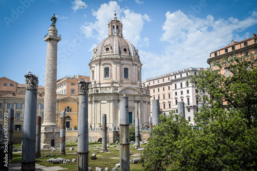 basilica of the holy cross © ivo