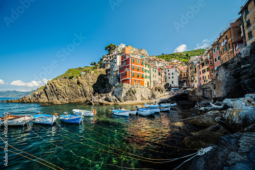 Riomaggiore Küstenstaft im Weltkulturerbe Cinque Terre photo