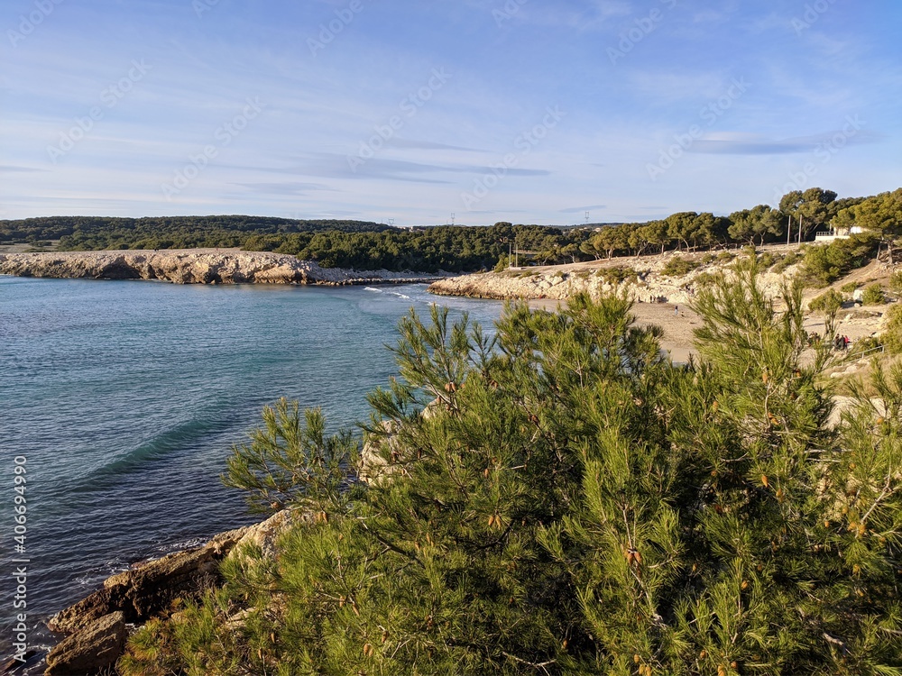 Plage de sainte croix la couronne Martigues mer méditerranée ensuès la redonne, la côte bleu littoral français vague tropical vacance et rocher illuminati marseille, bouche du rhône