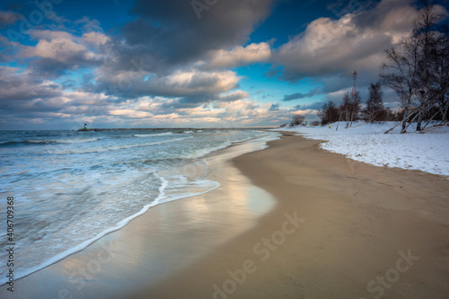 Fototapeta Naklejka Na Ścianę i Meble -  Winter landscape of a snow covered beach at Baltic Sea in Gdansk. Poland