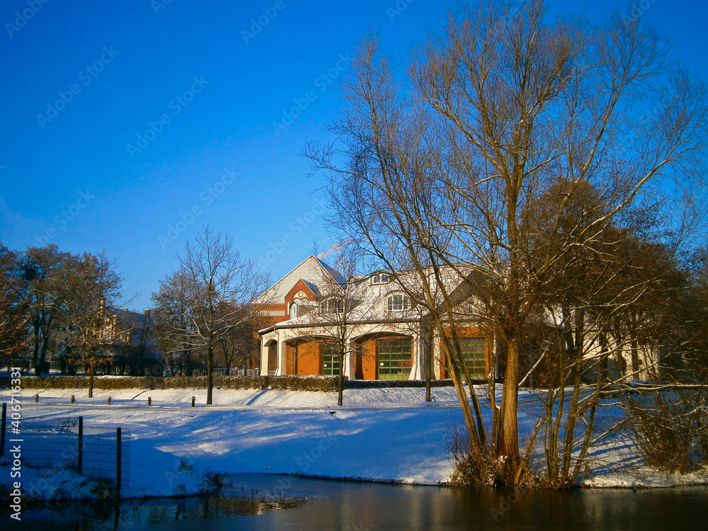 Fototapeta premium Die traumhafte Winterlandschaft am See in der Uckermark