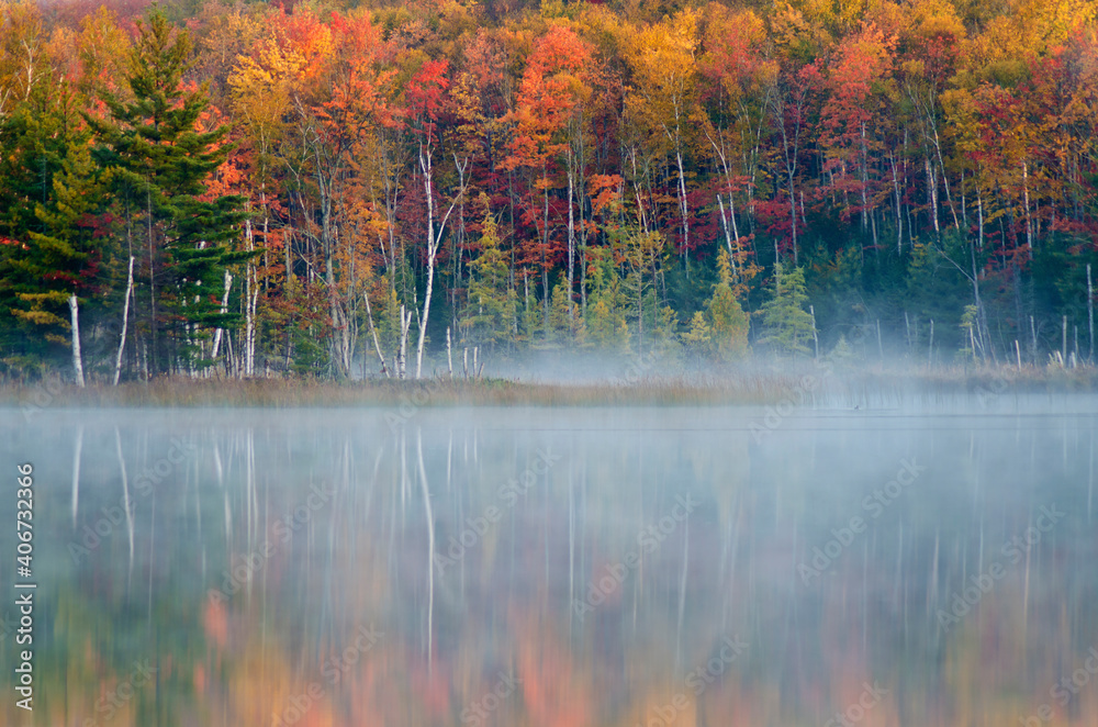 580-20 Council Lake Autumn Morning Mist