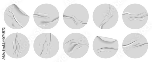 Realistic crumpled paper sticker. Round adhesive round wrinkled 3d stickers. Glued round crumpled labels vector illustration set. Sticky white blank paper for price tags, empty circle templates
