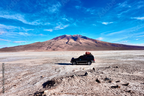 4x4 in Uyuni Salt Flats, Bolivia. © Emily