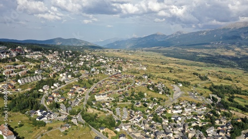 station de montagne de Font-Romeu et four solaire d'Odeillo